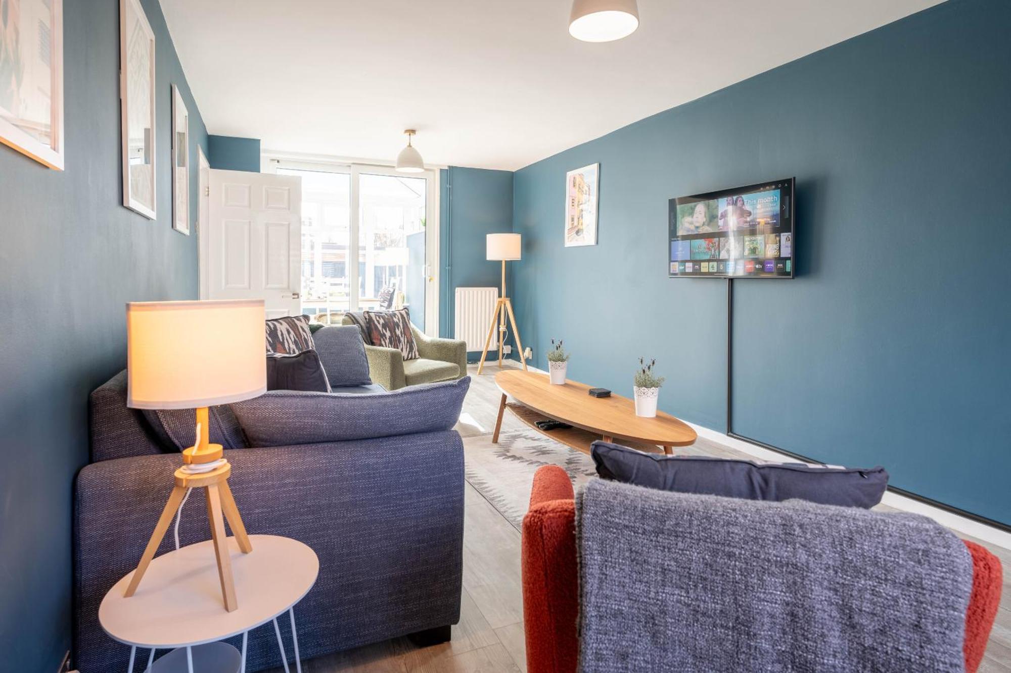 Gatwick Place - 4 Bed 2 Bath Self Contained House With Private Garden Horley Eksteriør bilde