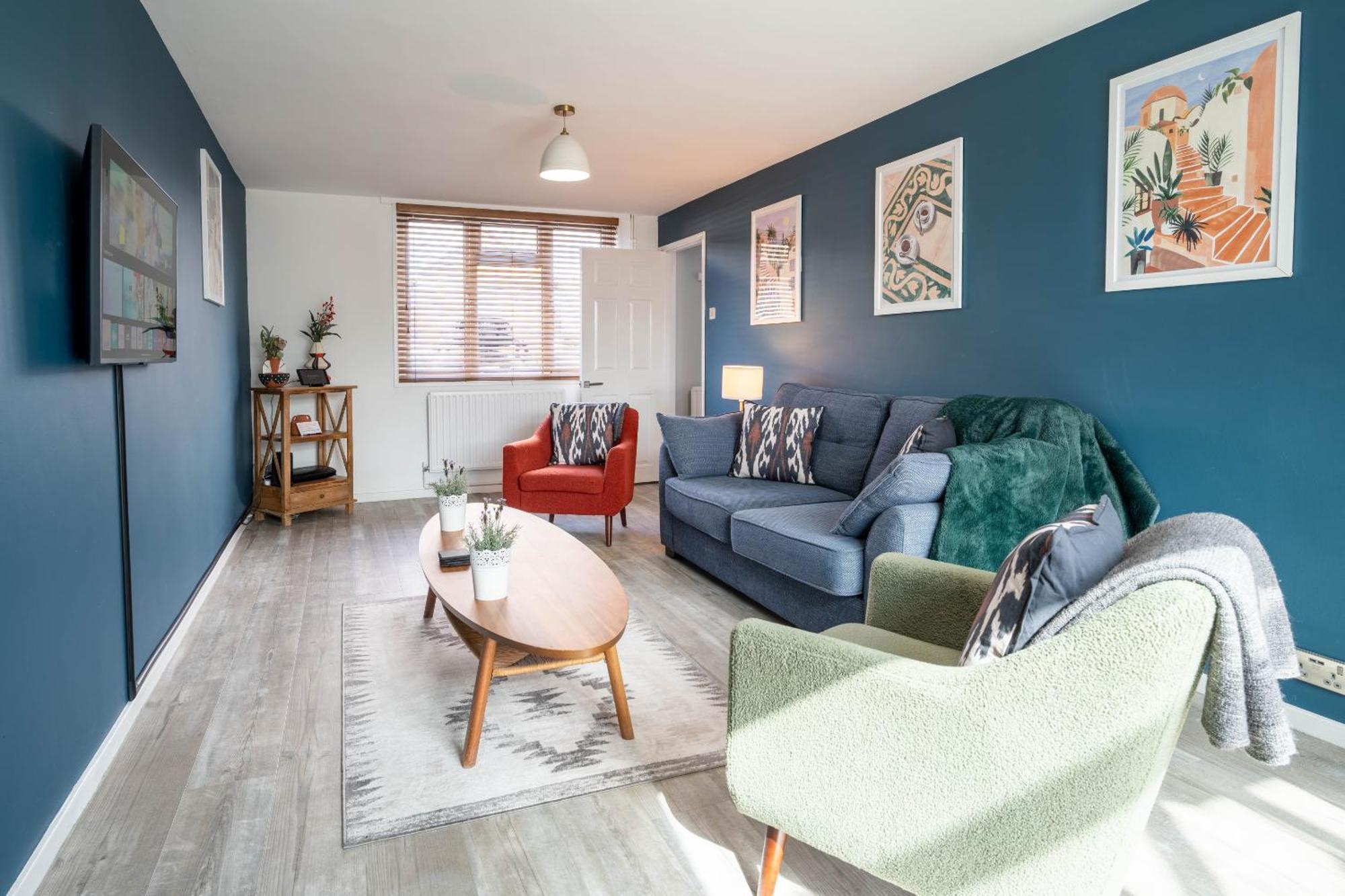 Gatwick Place - 4 Bed 2 Bath Self Contained House With Private Garden Horley Eksteriør bilde